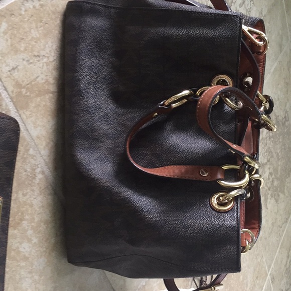 Handbag - Picture 1 of 8